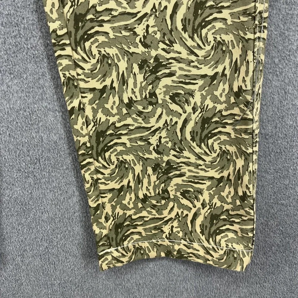 True Religion Cargo pants Men's 30 X 32‎ Abstract Camo Hunting camouflage